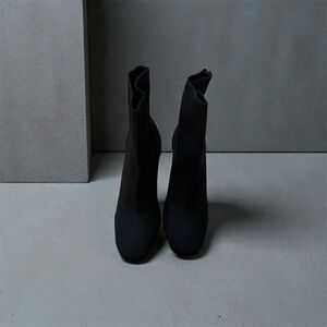 Elegant Black Women's Boots